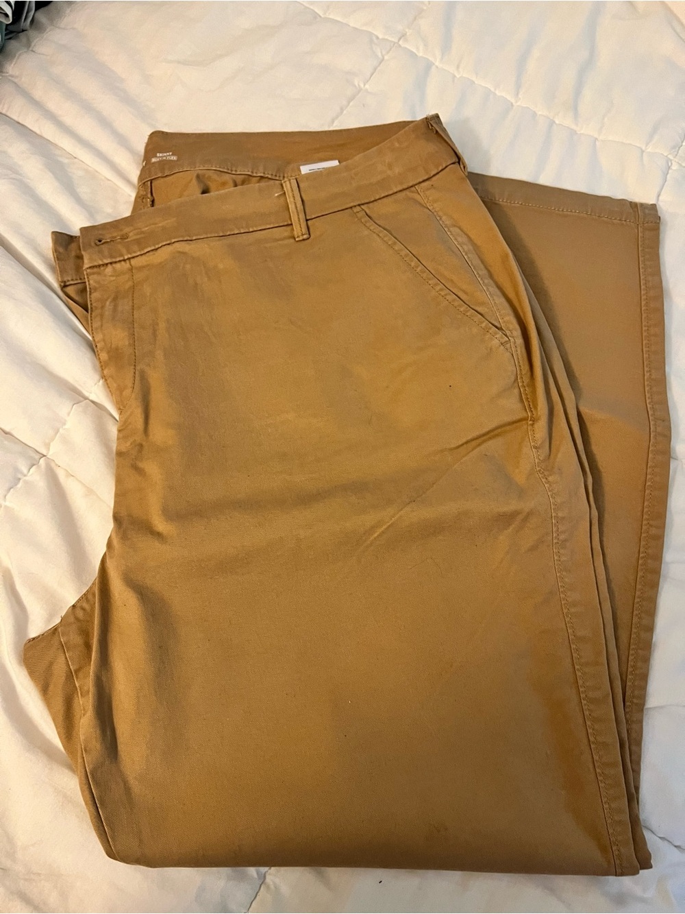 Old Navy Women's Chino Pants in Tan